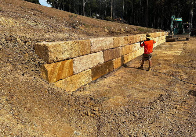 retaining-wall-sandstone-clean-NSW-south-coast